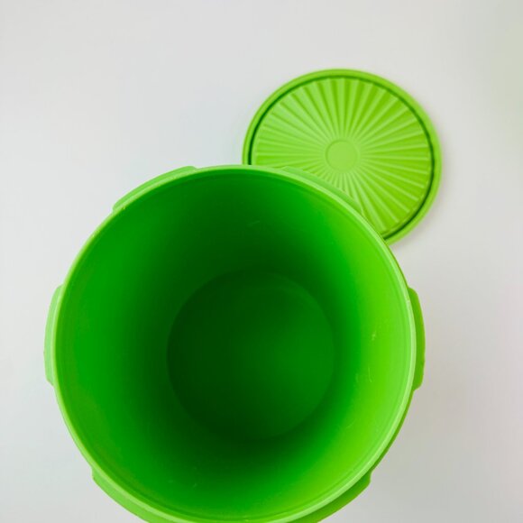 VTG Tupperware 2 piece round storage set apple green canisters - Picture 6 of 7